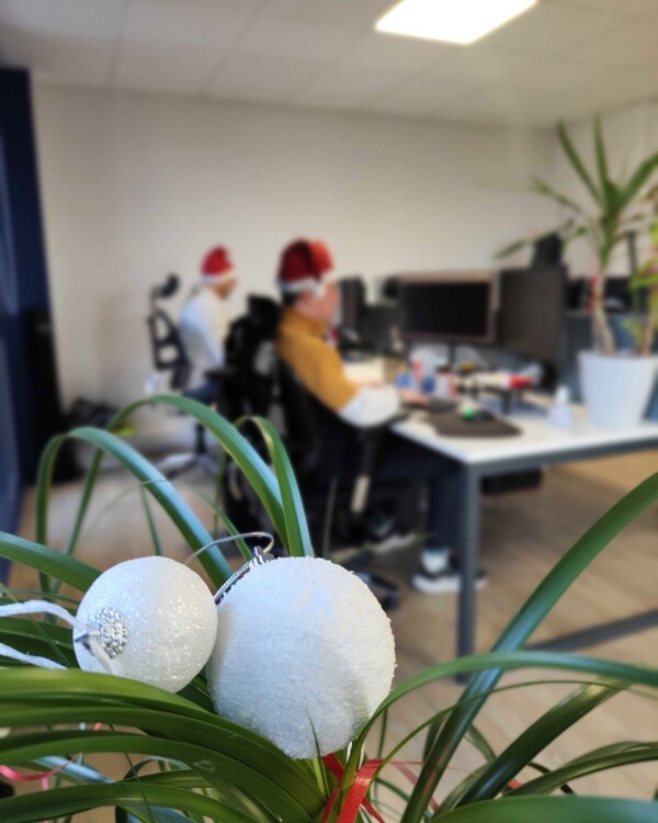 Comme chaque année, l'équipe prend une pause pour profiter des fêtes de fin d'année et revenir pleine d'énergie.